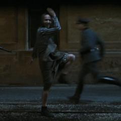 美丽人生 - zKxoWuWnmO7rLBhqOfM2RxAMfpC.jpg