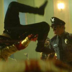 不死警官 - 89GHKEwcdSHDXkHkLyy3i2kTxjv.jpg