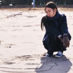 独自在夜晚的海边 - tncYCCUZn8fI5XNYvOUnnaMYEHY.jpg