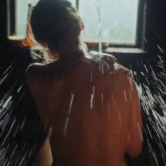 桑拿房的女性私语 - aTZSKUTk76AixSdClXUb2qC8ZEV.jpg